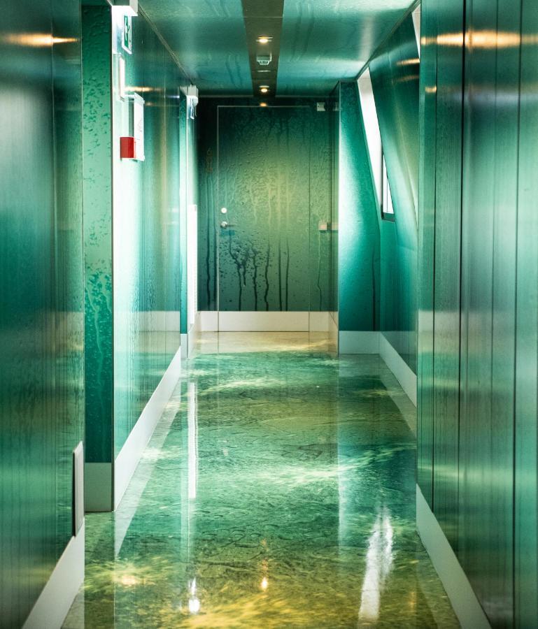 Wc By The Beautique Lisbon