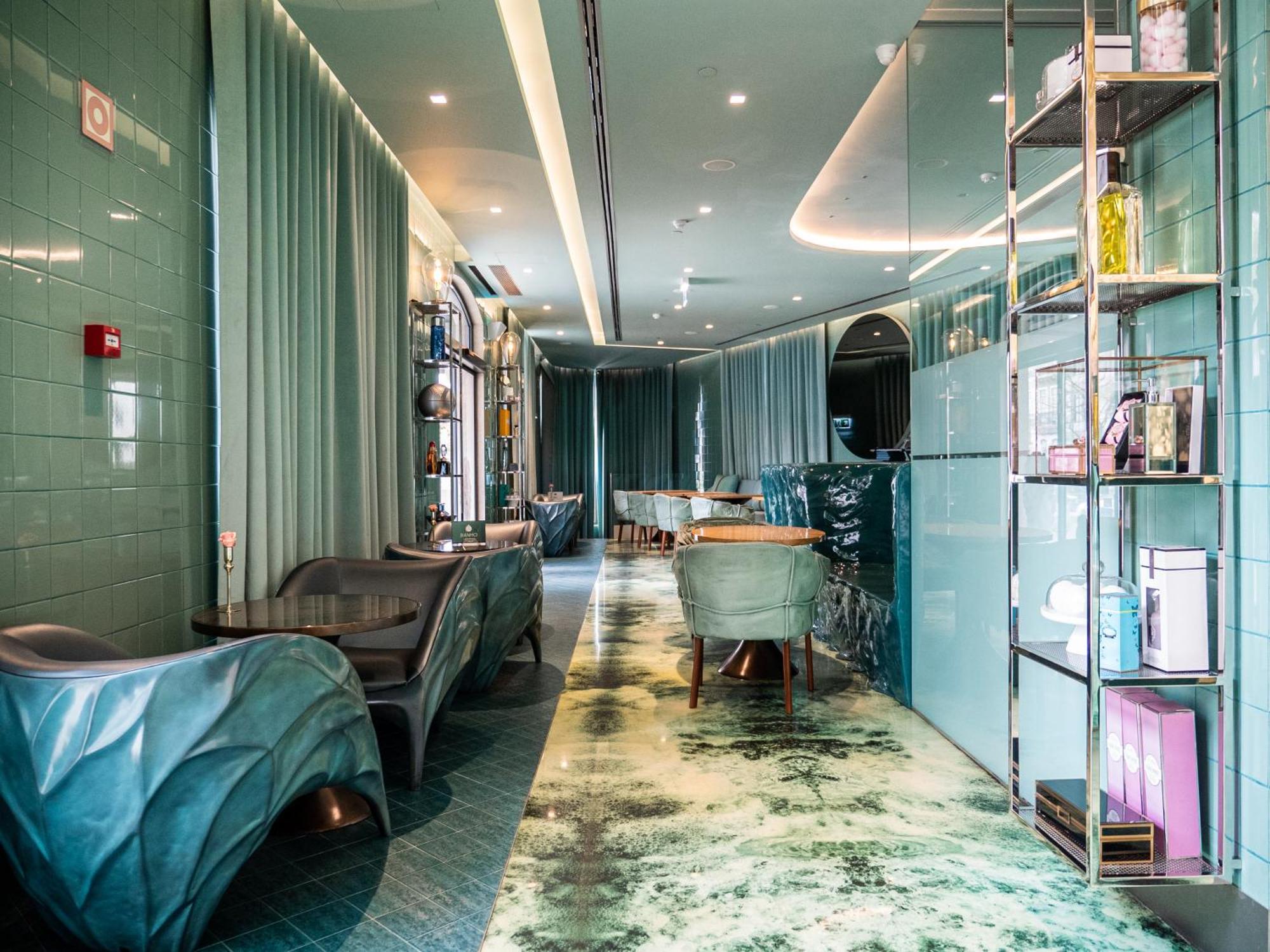 Hotel Wc By The Beautique