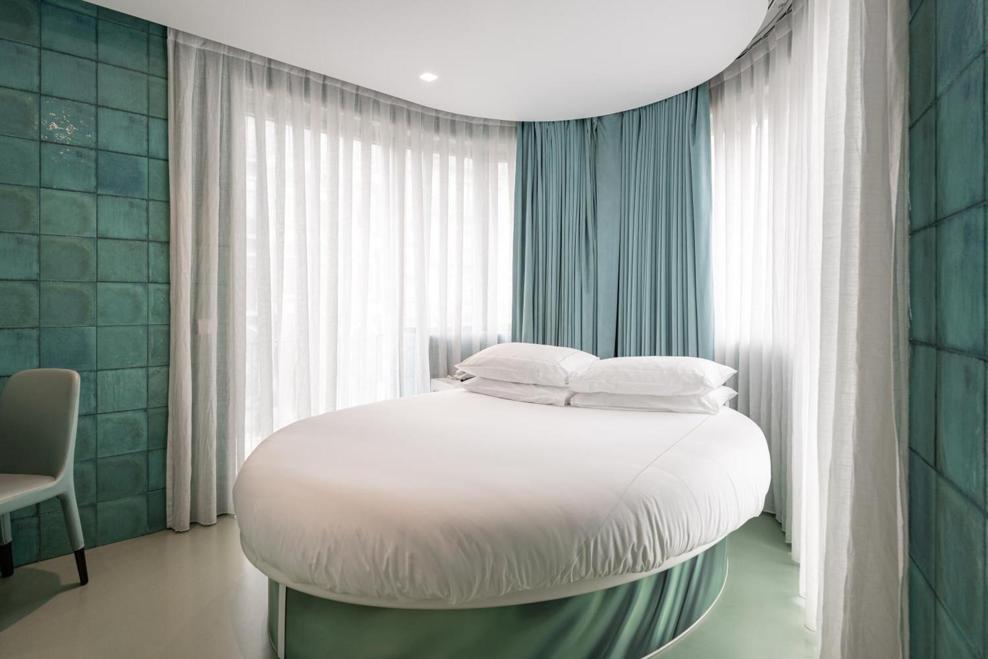 Hotel Wc By The Beautique